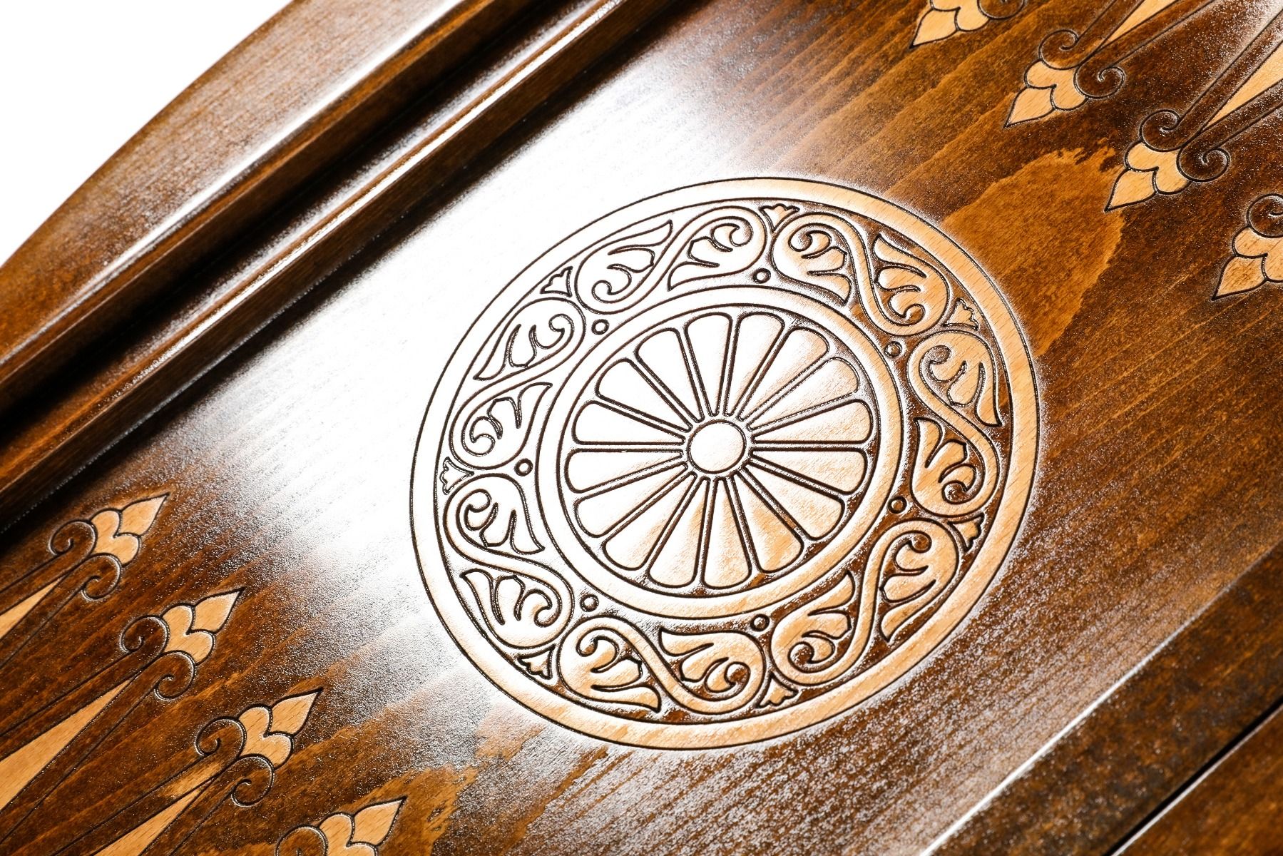 שש בש יוקרתי עץ מלא חקוק נצח