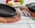 Чугунная сковорода с деревянным подносом 140*220 HoReCa BRIZOLL