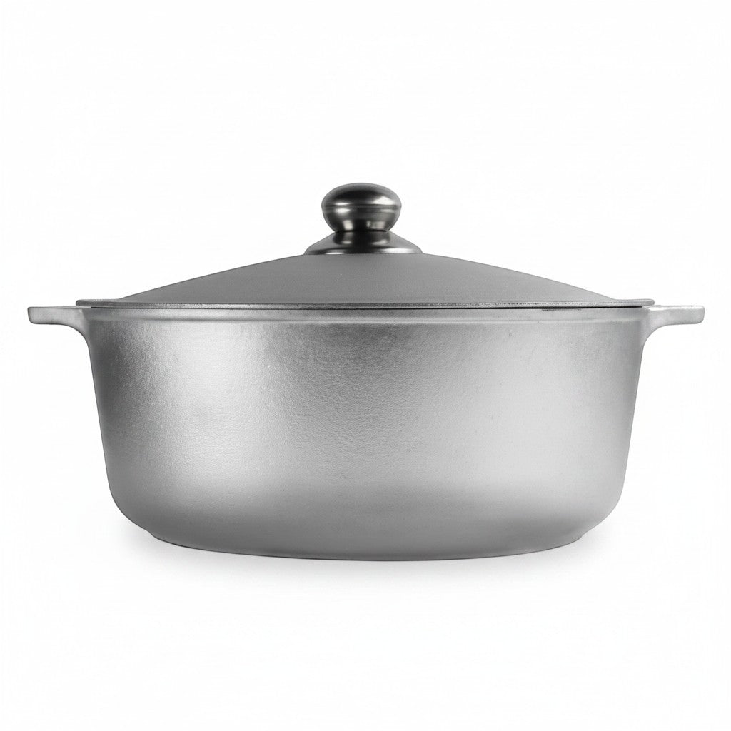 Asia Trade 4-liter cast aluminum cooking pot with lid, featuring thick walls for even heat distribution.
