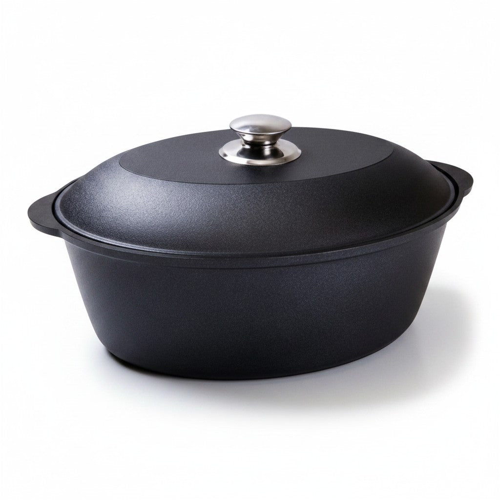 Asia Trade 4-liter oval non-stick roaster pot with lid for oven and stovetop cooking